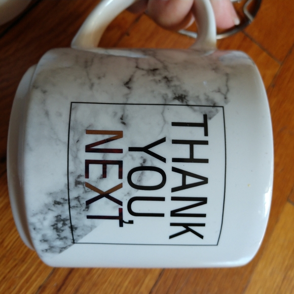 Coco and Lola set of four mugs with chrome stand - Picture 4 of 6